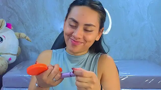 Snapshot of grecia_soler_a chatting on June 4, 12:43 pm grecia soler a online show from June 4, 12:43 pm