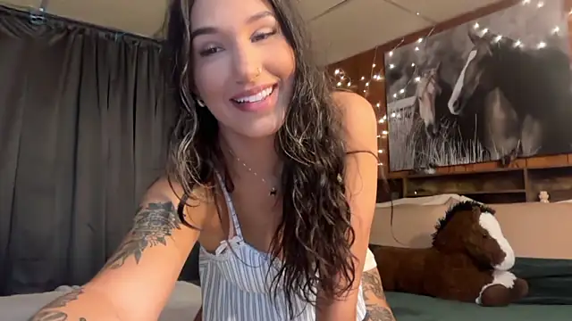 Snapshot of ella2sweet chatting on June 12, 1:09 pm ella2sweet online show from June 12, 1:09 pm