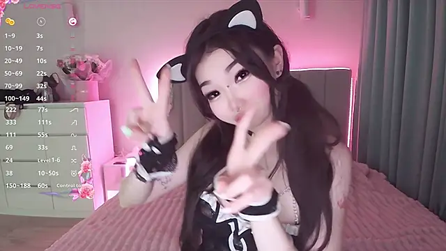 Snapshot of kum1k0 chatting on June 10, 7:37 pm kum1k0 online show from June 10, 7:37 pm