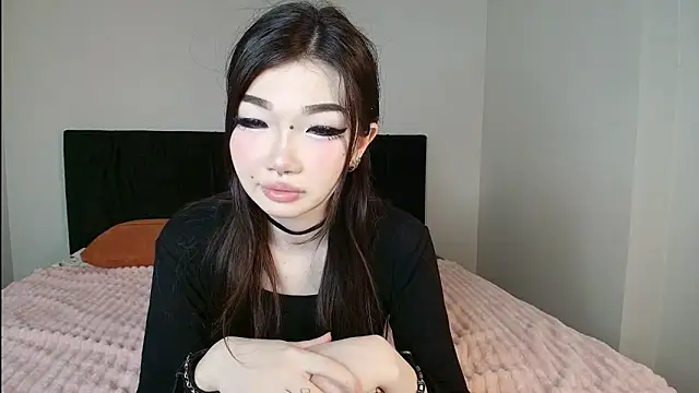 kum1k0 online show from April 16, 5:19 am