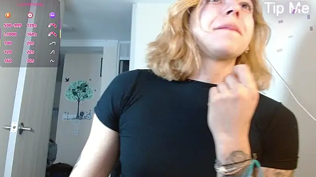 Snapshot of aprildumont chatting on June 21, 10:15 pm aprildumont online show from June 21, 10:15 pm