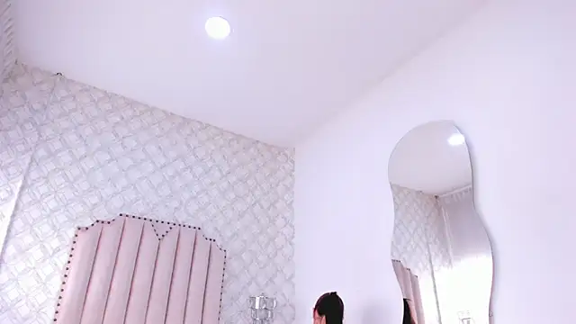Snapshot of katherine_glow chatting on June 13, 3:21 pm katherine glow online show from June 13, 3:21 pm