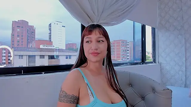 Snapshot of katherine_glow chatting on May 6, 11:25 am katherine glow online show from May 6, 11:25 am