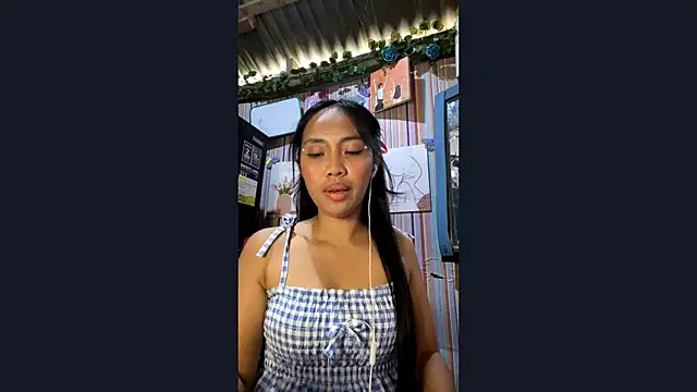 DagnySzeto online show from April 17, 5:10 am