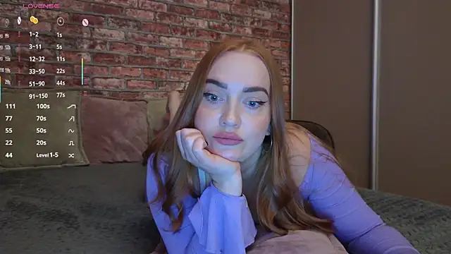Snapshot of LeryKiss chatting on April 29, 1:37 pm LeryKiss online show from April 29, 1:37 pm