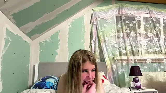 Skinny girl  online show from May 29, 7:09 pm