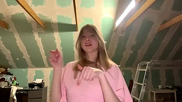 Skinny girl  online show from April 21, 6:58 pm