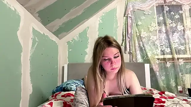 Snapshot of Skinny_girl_ chatting on June 9, 6:31 pm Skinny girl online show from June 9, 6:31 pm