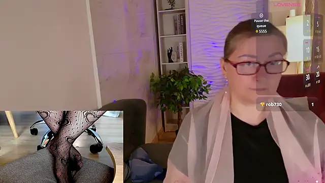 Alexandra Kind online show from May 20, 8:50 pm