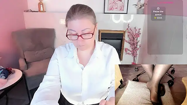 Alexandra Kind online show from July 17, 8:50 pm