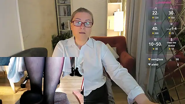 Alexandra Kind online show from June 18, 8:47 pm