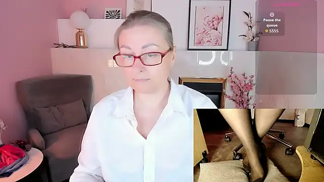 Alexandra Kind online show from July 16, 8:39 pm