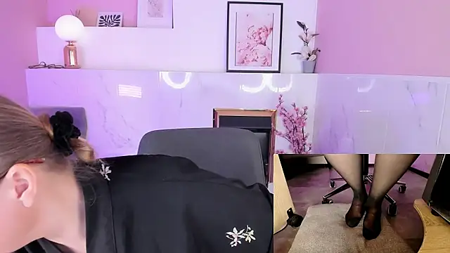 Alexandra Kind online show from July 9, 8:41 pm