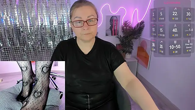 Alexandra Kind online show from May 22, 1:42 pm