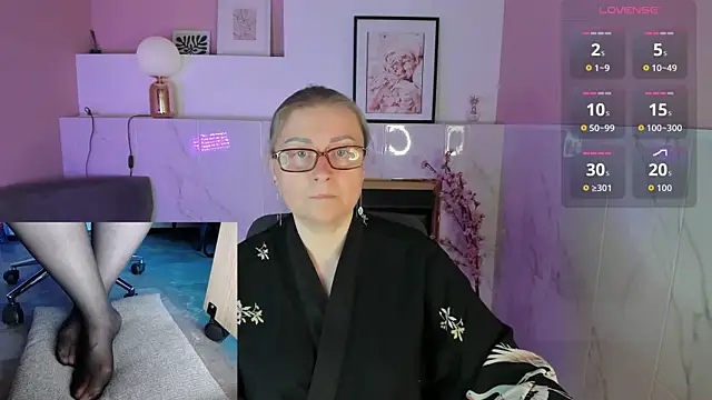 Alexandra Kind online show from May 8, 1:48 pm