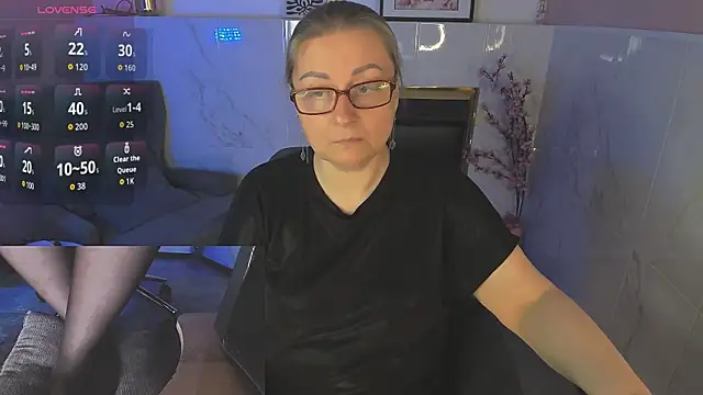 Alexandra Kind online show from April 21, 8:48 pm