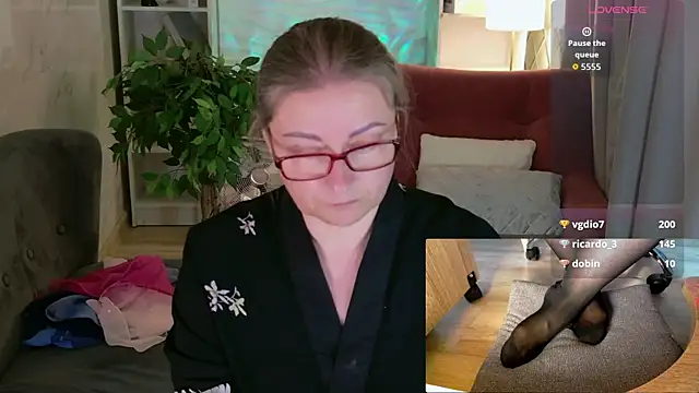 Alexandra Kind online show from July 8, 2:03 am
