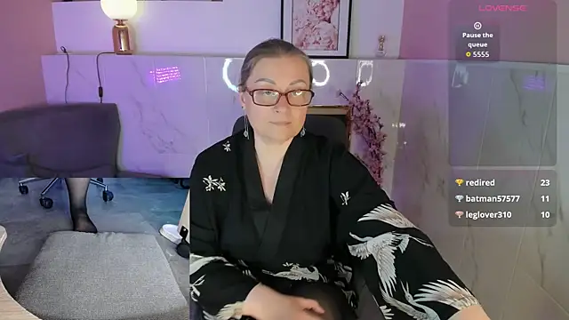Alexandra Kind online show from May 9, 1:53 am