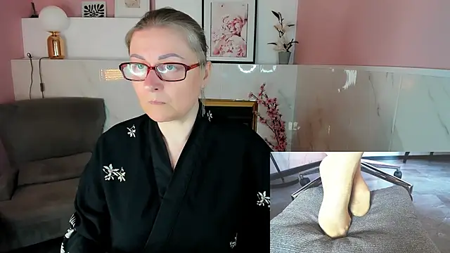 Alexandra Kind online show from May 19, 1:51 pm