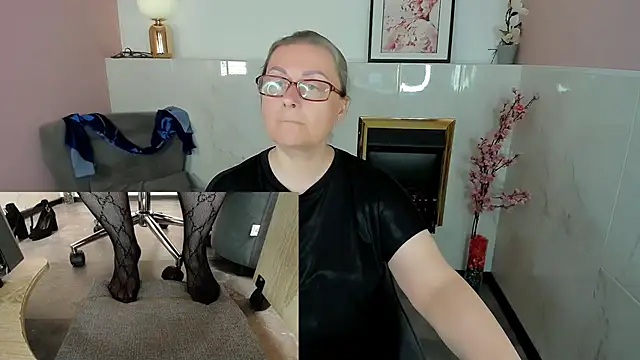 Alexandra Kind online show from June 10, 1:51 am