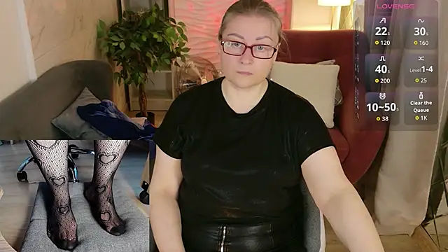 Alexandra Kind online show from June 2, 1:55 pm