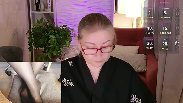 Alexandra Kind online show from July 7, 1:47 pm