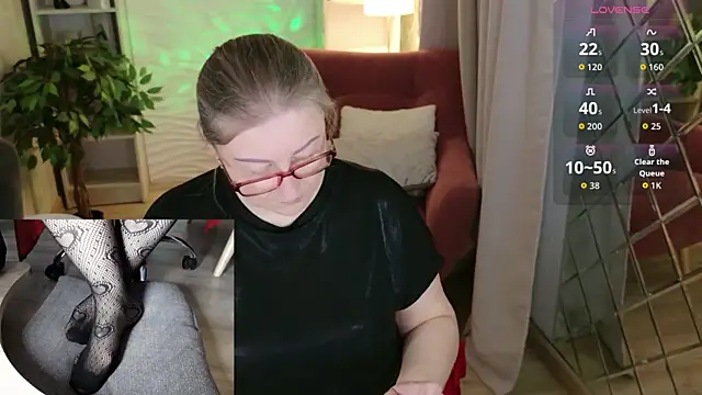 Alexandra Kind online show from May 26, 1:42 pm