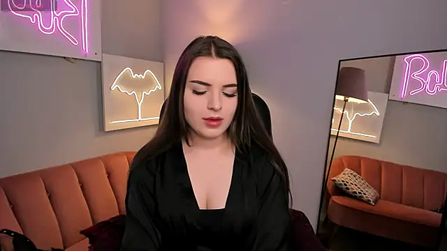 AliceLiador  online show from May 11, 2:45 pm