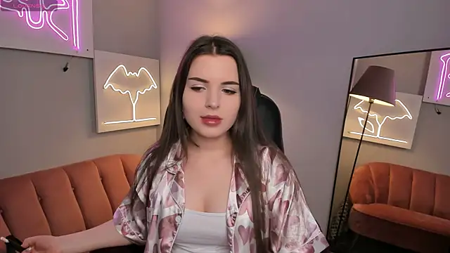 AliceLiador  online show from June 1, 2:50 pm