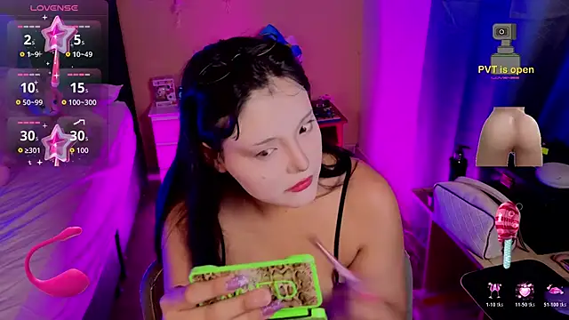 sophiepixel online show from May 13, 3:35 am