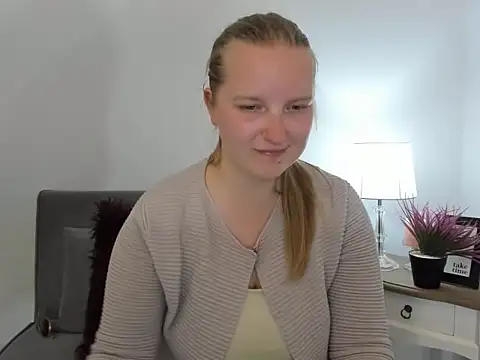 RoseTeacherX online show from April 21, 5:30 pm