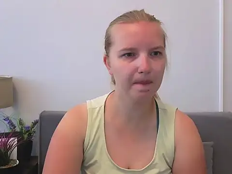 Snapshot of RoseTeacherX chatting on June 22, 7:38 am RoseTeacherX online show from June 22, 7:38 am