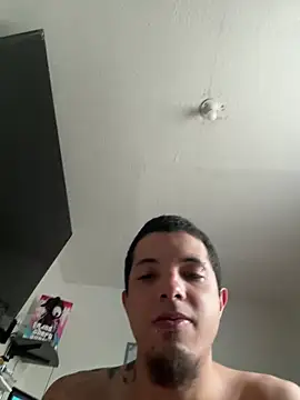 irakyhernadez online show from April 22, 8:37 pm