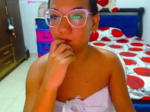 Roseluxs online show from June 18, 1:37 am