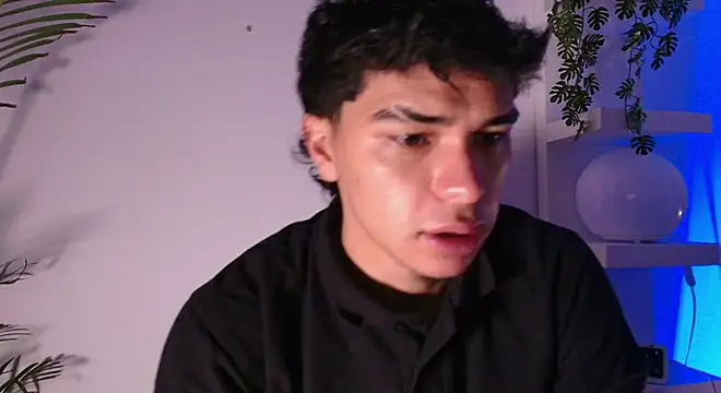 andyypalmer  online show from April 18, 6:05 am