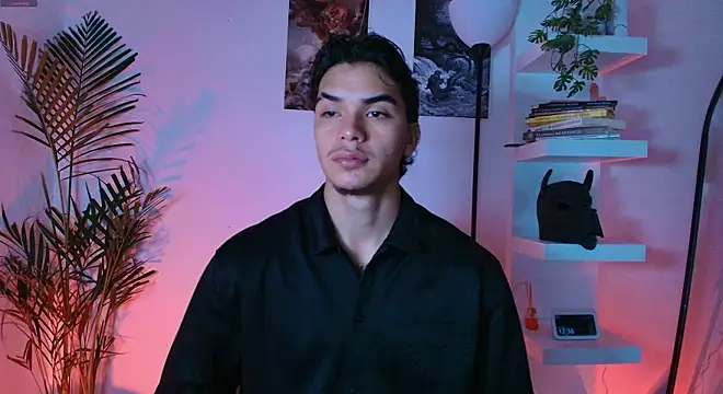andyypalmer  online show from June 18, 5:39 am