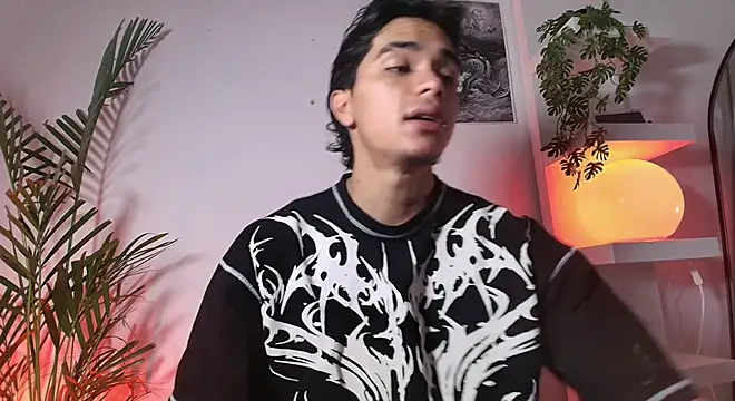 andyypalmer  online show from May 22, 6:11 am