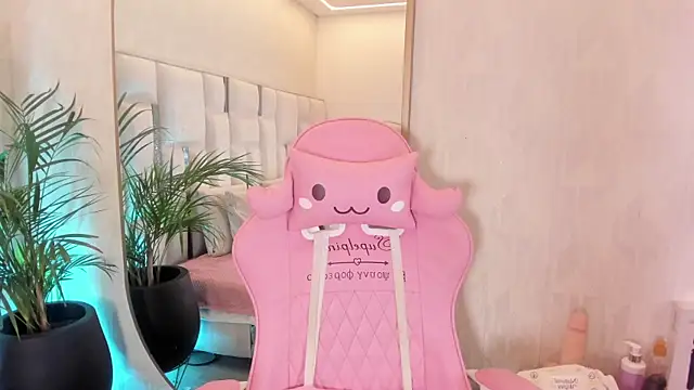 Snapshot of imnikaa_ chatting on July 14, 12:33 pm imnikaa online show from July 14, 12:33 pm