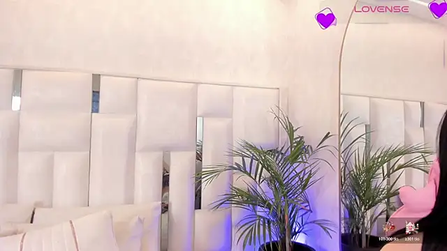 Snapshot of imnikaa_ chatting on June 25, 3:28 pm imnikaa online show from June 25, 3:28 pm