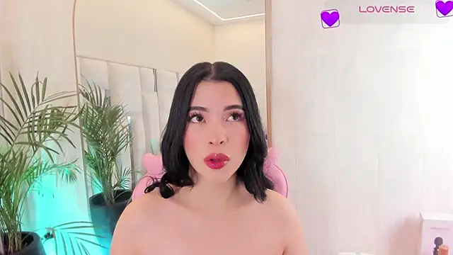 Snapshot of imnikaa_ chatting on June 19, 1:28 pm imnikaa online show from June 19, 1:28 pm