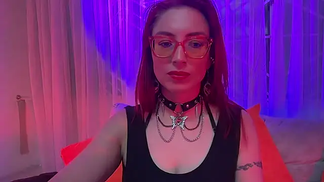 Snapshot of Queenscarlettsecret chatting on July 11, 1:33 pm Queenscarlettsecret online show from July 11, 1:33 pm