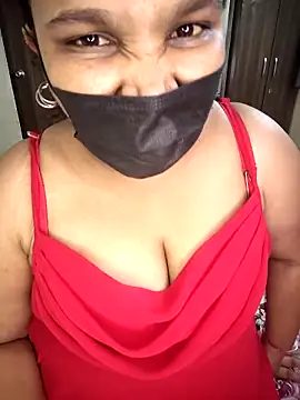 Lusi G online show from April 15, 8:20 am