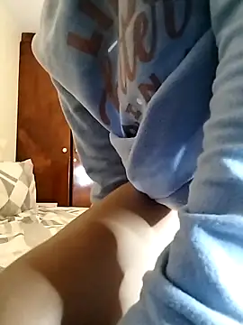 Slender012 online show from May 16, 11:37 pm