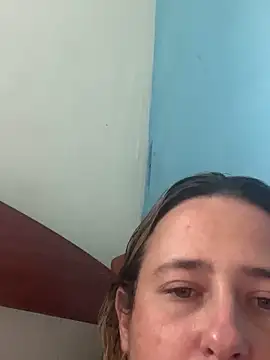 lolitaloira2 online show from April 15, 7:58 pm