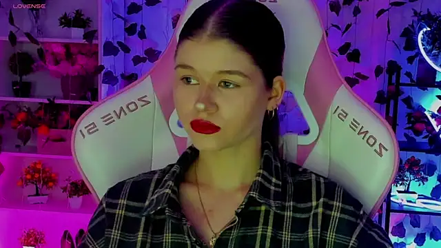 alice tails online show from April 14, 9:53 pm