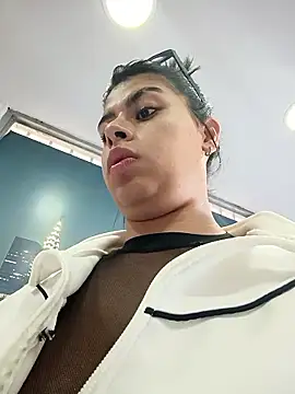 Snapshot of SOFIA-11_ chatting on June 11, 12:46 pm SOFIA-11 online show from June 11, 12:46 pm