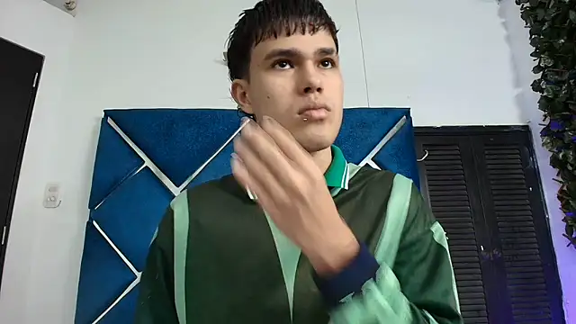 EdwinBoys online show from June 10, 1:34 pm