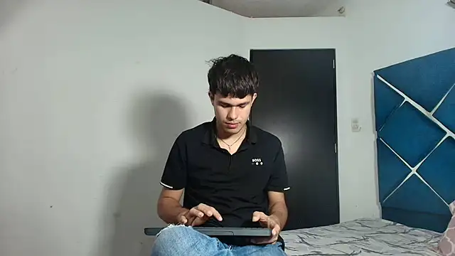 EdwinBoys online show from June 26, 1:06 pm