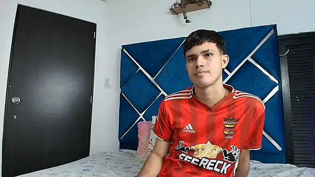 EdwinBoys online show from June 6, 1:49 pm