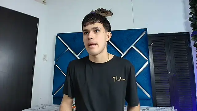 EdwinBoys online show from June 8, 2:17 pm